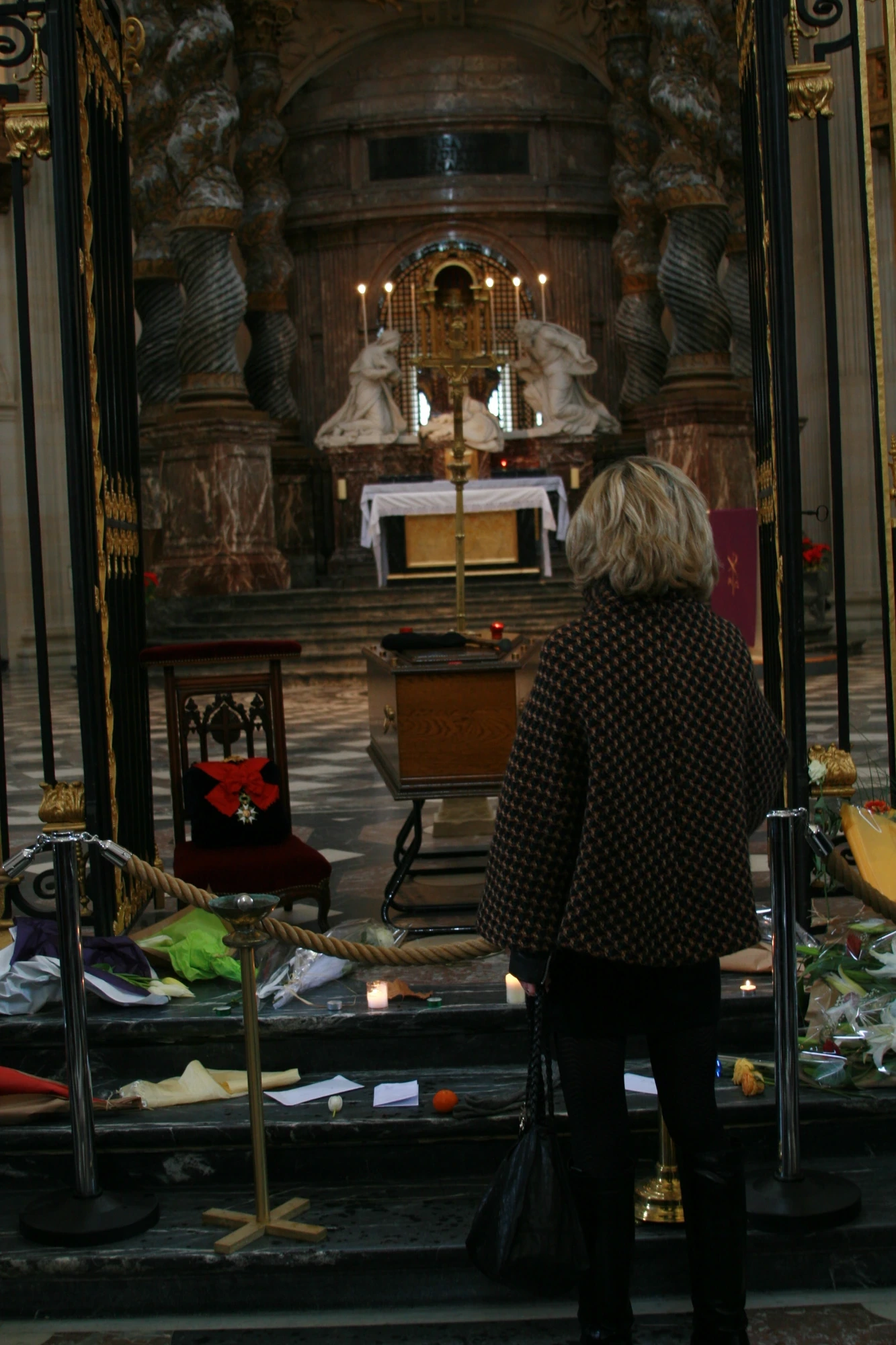 Le recueillement dans la chapelle